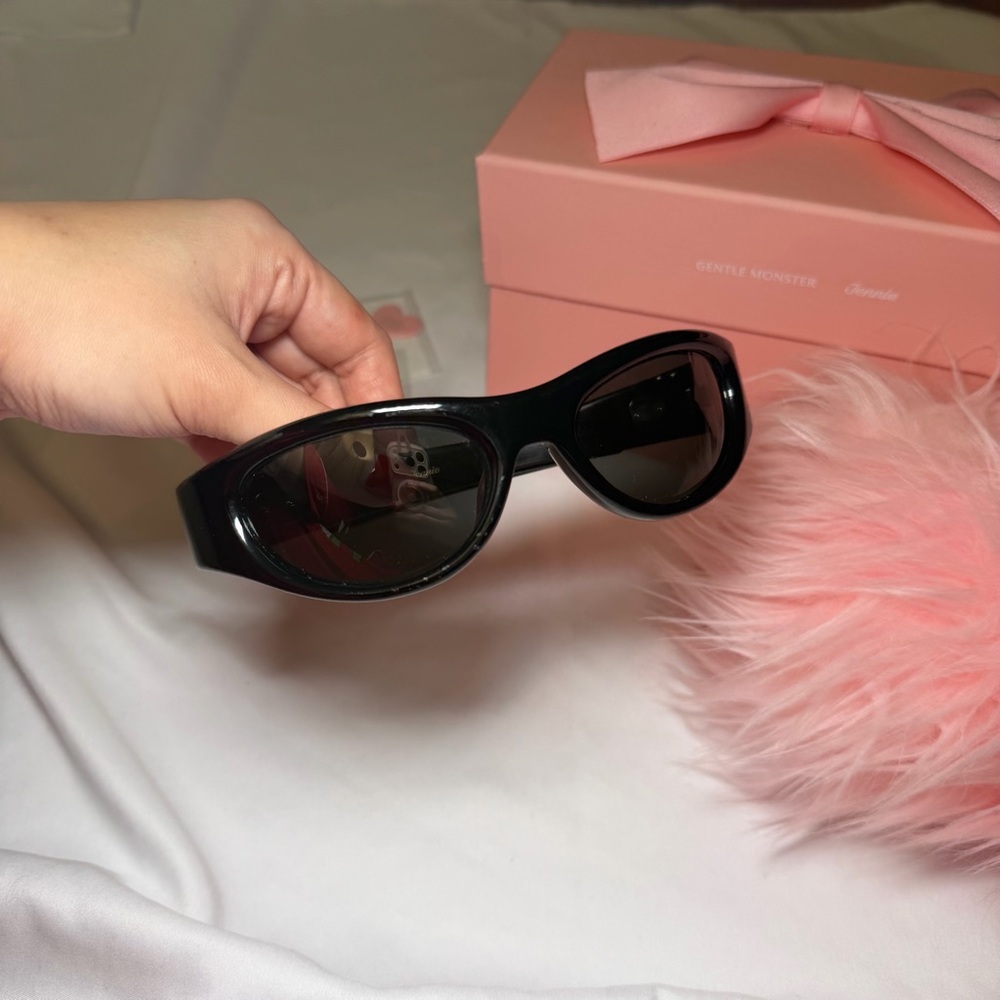 Gentle Monster Cheveux De Nini 01 black Jennie Salon - SOLD OUT ONLINE!